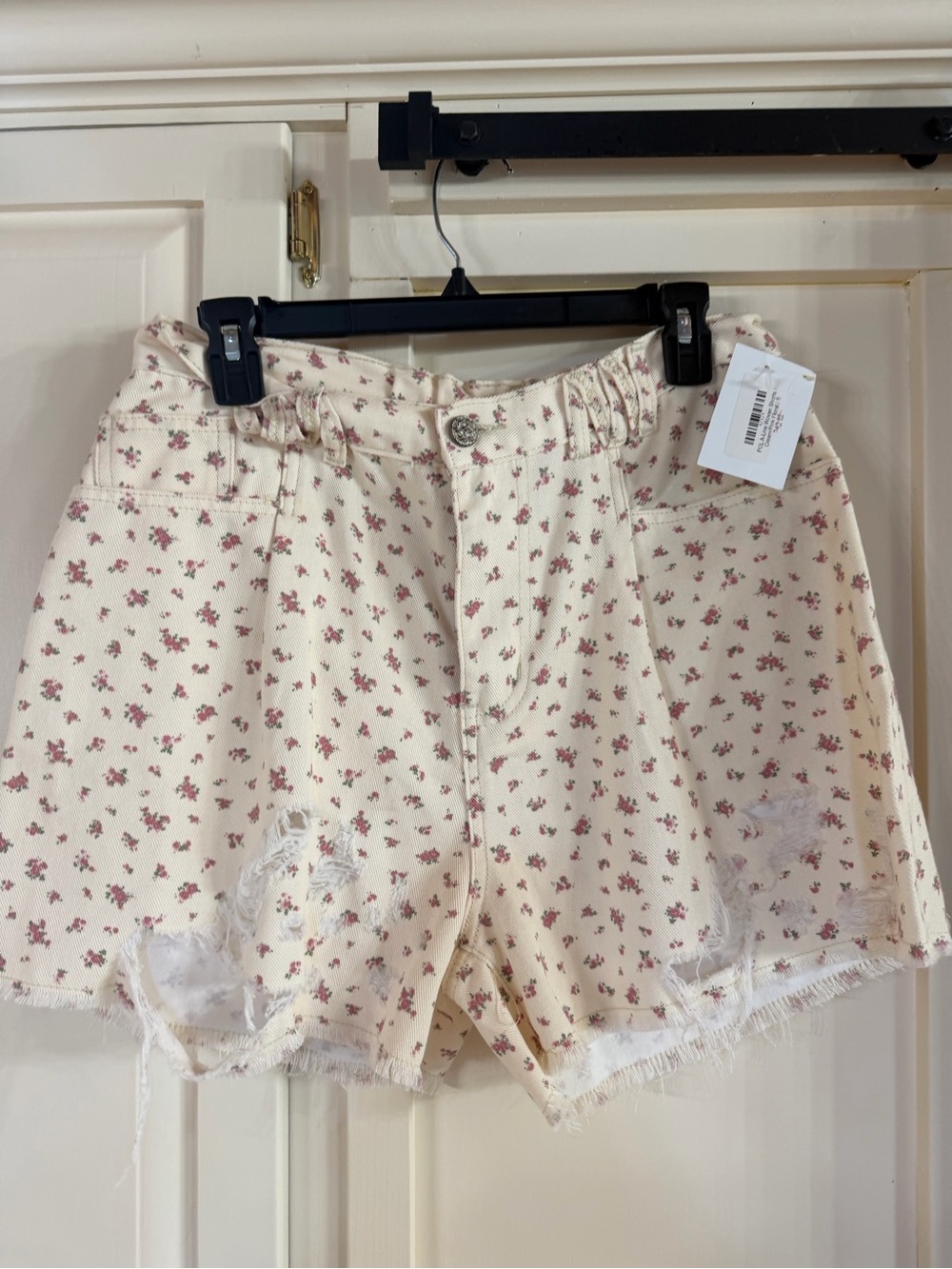 POL Cream Floral High-Rise Distressed Jean Shorts